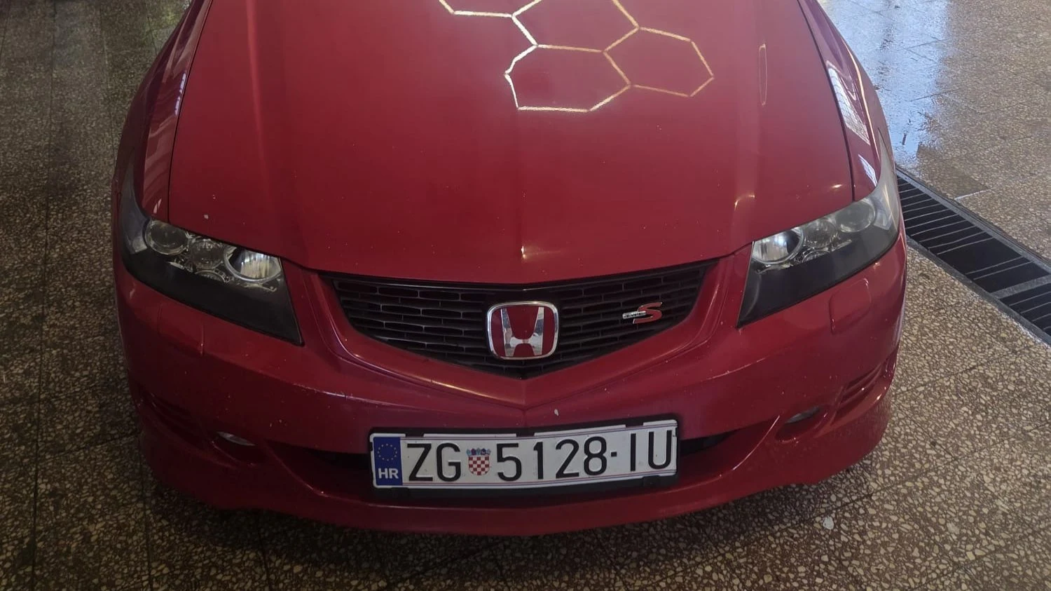 Honda neispolirana